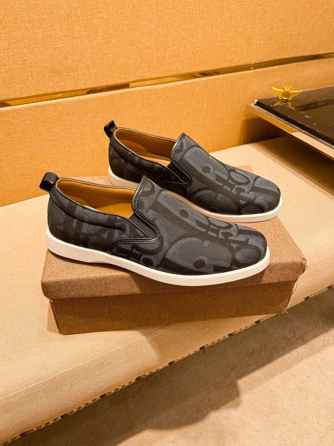 Men's shoes 💰 380💰👍【Dior】🔥🔝High-end brand of men's shoes official website 1:1 latest masterpiece: the upper is made of Italian official website original special technical cloth fabric 🔥original comfortable and breathable lining➕original designated non-slip outsole🔥making walking more convenient and comfortable! An exclusive new model, a stunning work, a beautiful 1:1 replica [color] compared to the official quality! Create a fashionable personality to set off your uniqueness! A must-have for trendy men! 🔥, sizes: 38-44. color:.     Multiple colors available🔥